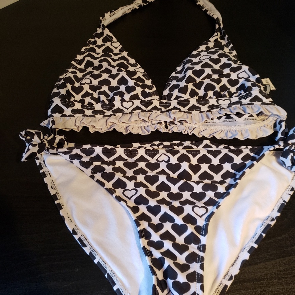 $5/20 black and white hear bikini set